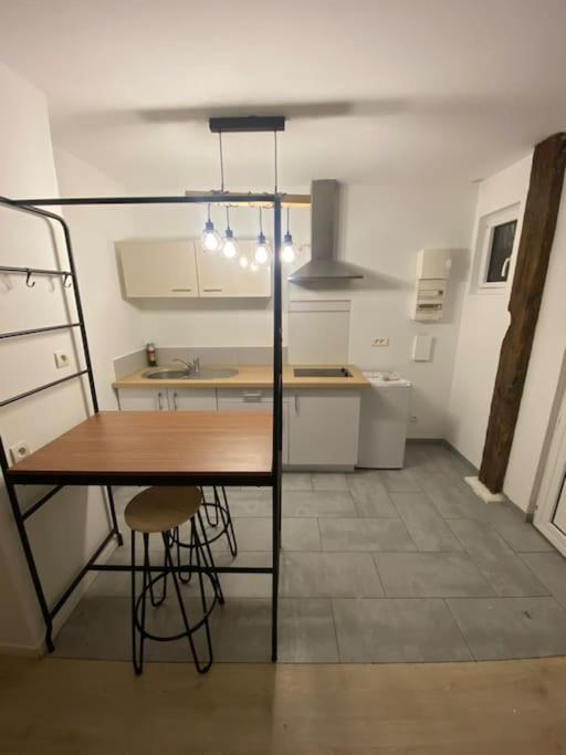Appartement Joli Studio Proche Halles De - Wifi *
